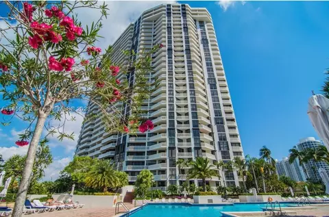 1000 W Island Blvd #3005, Aventura, FL 33160