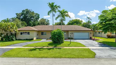6940 NW 7th St, Plantation, FL 33317