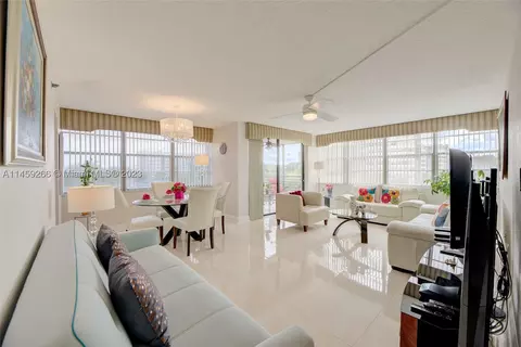 1000 Saint Charles Pl #312, Pembroke Pines, FL 33026