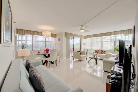 1000 Saint Charles Pl #312, Pembroke Pines, FL 33026