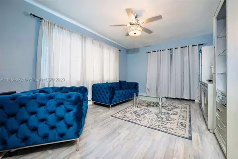 221 N 68th Ter, Hollywood, FL 33024