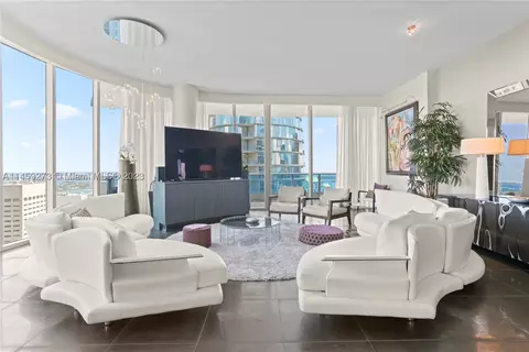 200 Biscayne Boulevard Way #5201, Miami, FL 33131
