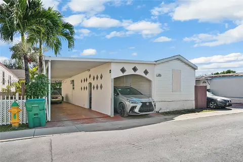 12401 W Okeechobee Rd Lote 19, Hialeah Gardens, FL 33018