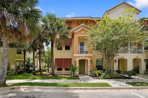 3920 Passion Flower Rd, Coconut Creek, FL 33073