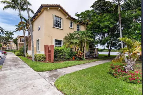 9227 SW 227th St #6, Cutler Bay, FL 33190
