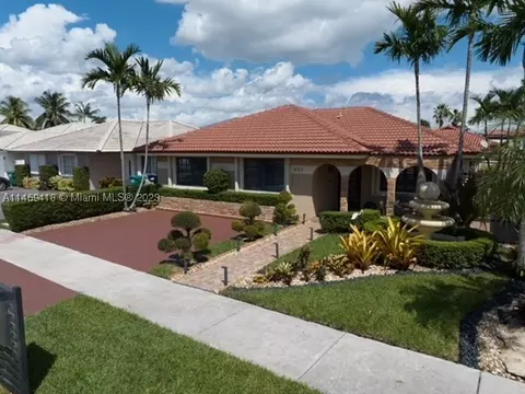 921 NW 132nd Pl, Miami, FL 33182