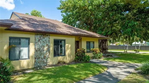 7531 SW 28th St #15, Davie, FL 33314