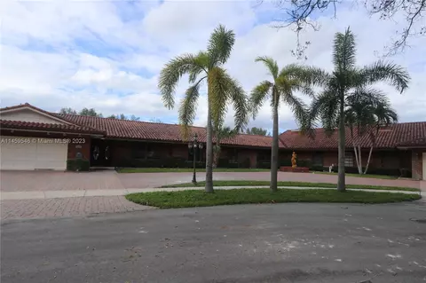 6851 Fearn Dr, Miami Lakes, FL 33014