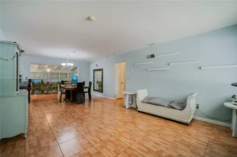 19110 SW 89th Ave, Cutler Bay, FL 33157