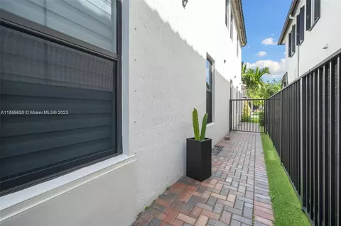 Undisclosed, Hialeah, FL 33018 photo 37