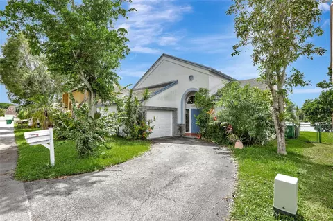 1101 SW 109th Way, Davie, FL 33324