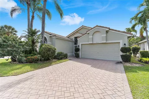 10511 S Utopia Cir S, Boynton Beach, FL 33437