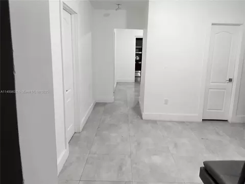 2650 NW 47th St, Miami, FL 33142