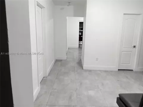2650 NW 47th St, Miami, FL 33142