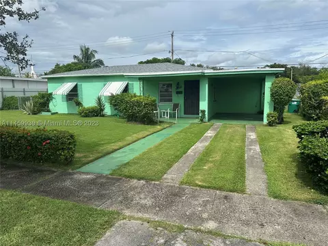 14500 Carver Dr, Miami, FL 33176