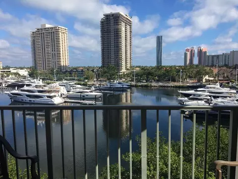 19655 E Country Club Dr #6608, Aventura, FL 33180