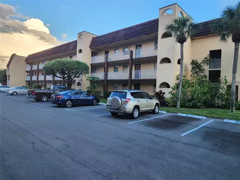 2711 N Pine Island Rd #105, Sunrise, FL 33322