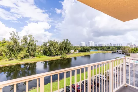 16465 NE 22nd Ave #317, North Miami Beach, FL 33160