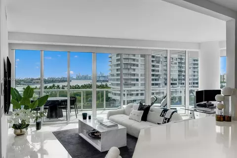 100 S Pointe Dr #701, Miami Beach, FL 33139