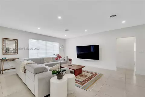 8490 SW 141st St, Palmetto Bay, FL 33158