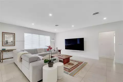 8490 SW 141st St, Palmetto Bay, FL 33158
