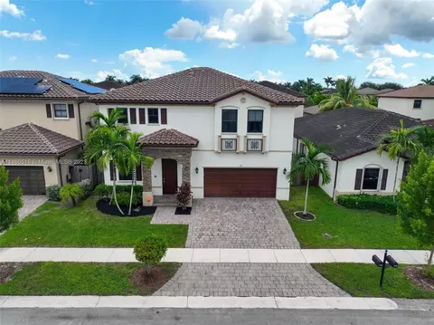 121 NE 26th Ter, Homestead, FL 33033