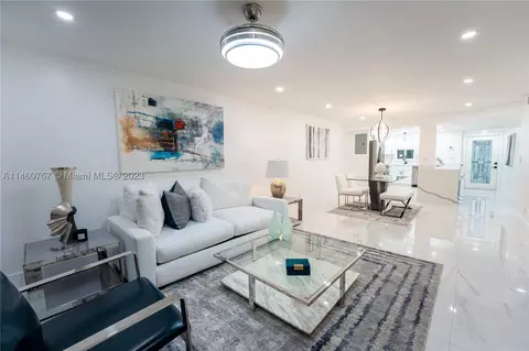 8962 S Hollybrook Blvd #108, Pembroke Pines, FL 33025