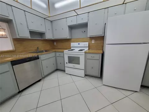 16750 NE 10th Ave #105, North Miami Beach, FL 33162