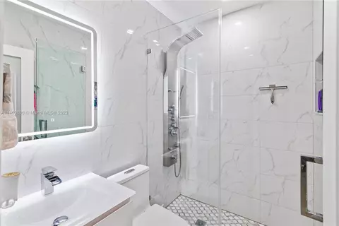 521 E 57th St, Hialeah, FL 33013 photo 12