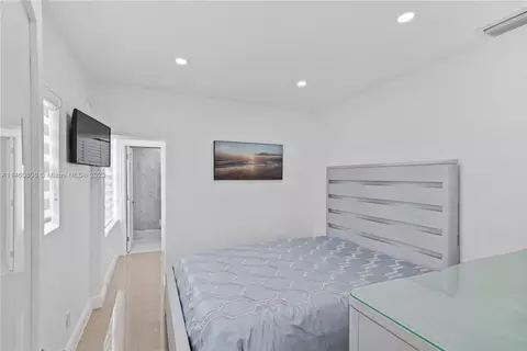 521 E 57th St, Hialeah, FL 33013 photo 7