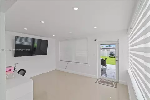 521 E 57th St, Hialeah, FL 33013 photo 11
