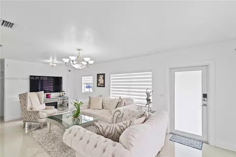 521 E 57th St, Hialeah, FL 33013 photo 3