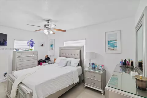 521 E 57th St, Hialeah, FL 33013 photo 9