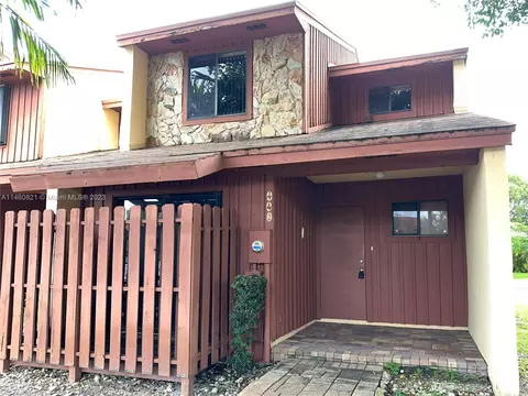 442 SE 11th Ter, Dania Beach, FL 33004