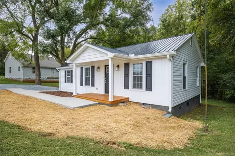 101 Third St, Randleman, NC 27317
