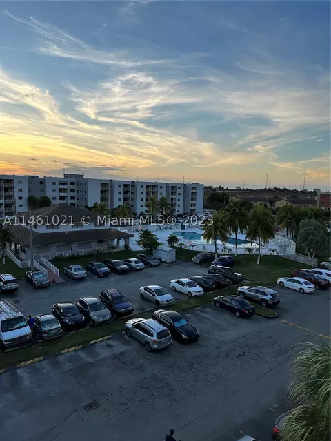 8075 NW 7th St #501, Miami, FL 33126
