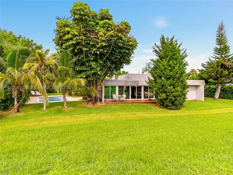 5902 Cedar Cir, Tamarac, FL 33319