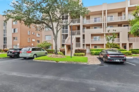 7625 Granville Dr #201, Tamarac, FL 33321