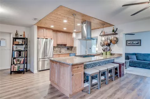 2300 NW 79th Ave, Sunrise, FL 33322