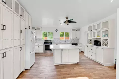 6285 SW 70 St, South Miami, FL 33143
