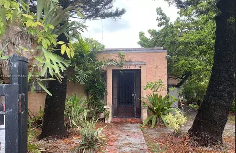 1434 NW 34th St, Miami, FL 33142