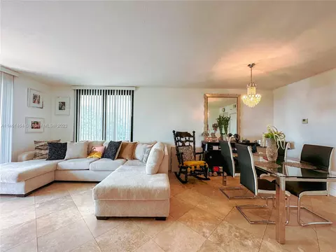 901 Hillcrest Dr #602, Hollywood, FL 33021