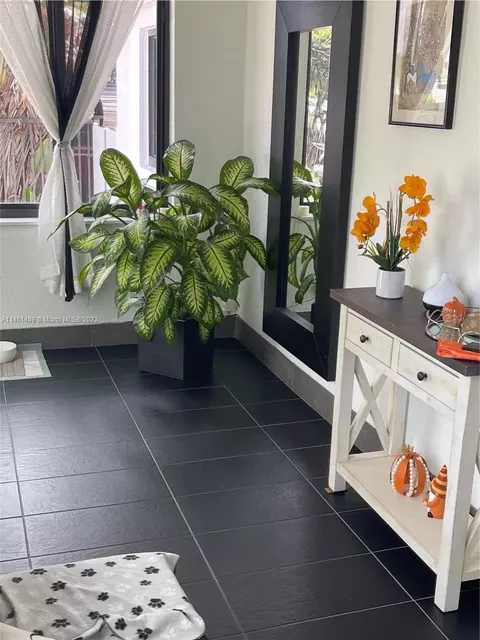 Undisclosed, Hialeah, FL 33013 photo 3