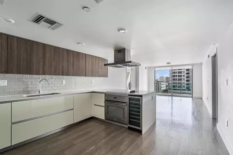 1025 92nd St #605, Bay Harbor Islands, FL 33154