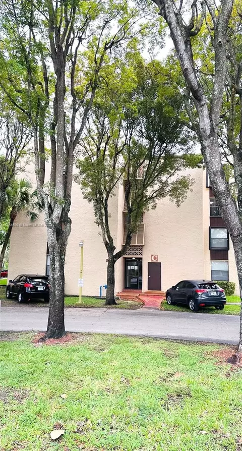 14221 N Kendall Dr #212C, Miami, FL 33186