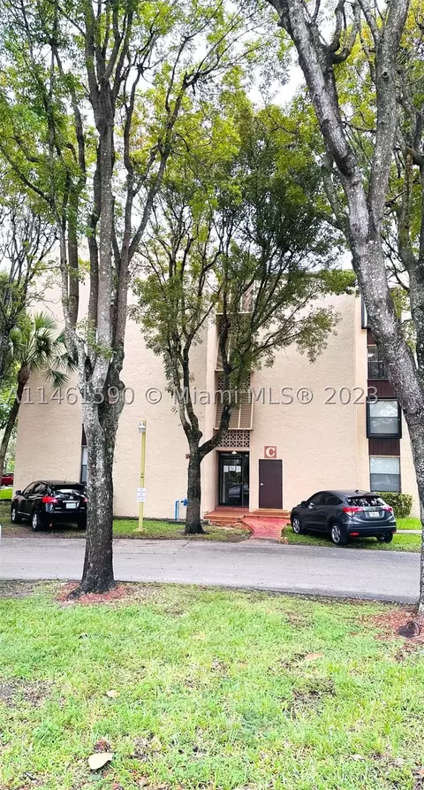 14221 N Kendall Dr #212C, Miami, FL 33186