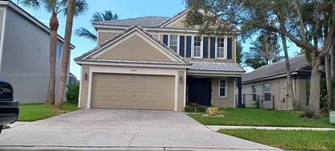9833 N Grand Duke Cir, Tamarac, FL 33321