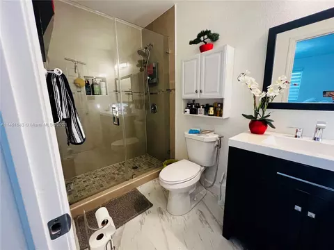 1699 W 72nd St, Hialeah, FL 33014 photo 34