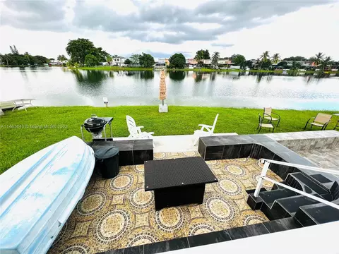 1699 W 72nd St, Hialeah, FL 33014 photo 10