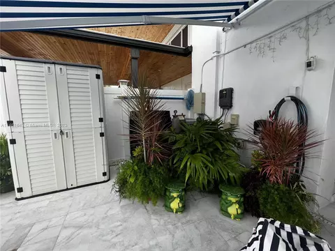1699 W 72nd St, Hialeah, FL 33014 photo 5